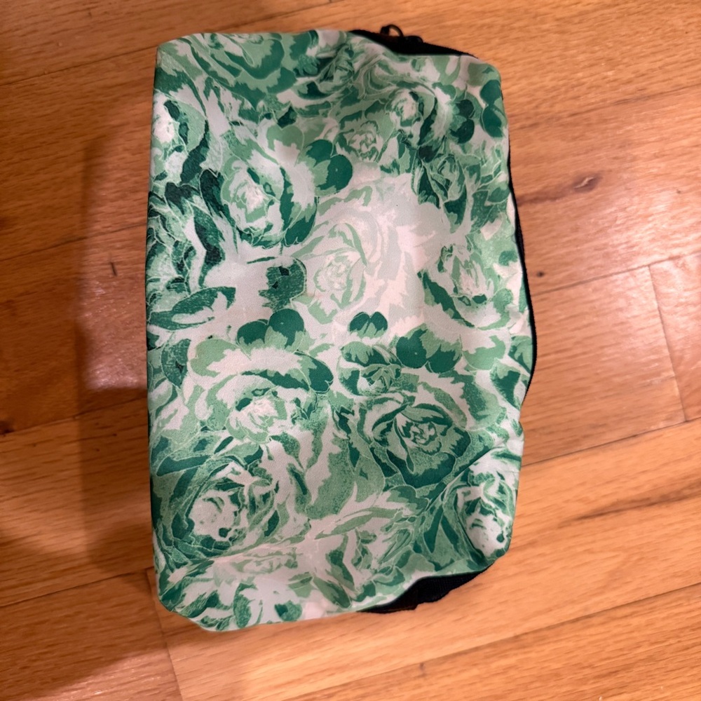 Ganni Green and White floral nylon cosmetic makeup toiletry case - Picture 4 of 5